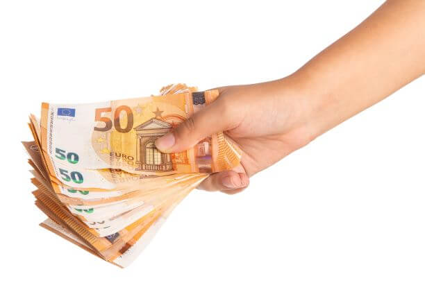 El precio de un fondo es el valor liquidativo, una medida objetiva que simplemente divide el valor de la cartera del fondo (su patrimonio) entre el nú-mero de participaciones. 